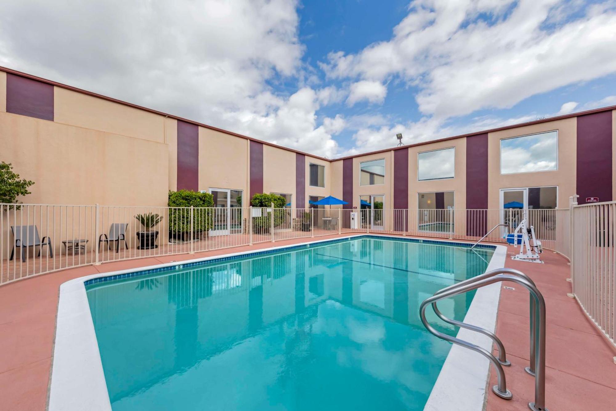 Best Western Canoga Park Motor Inn Λος Άντζελες Εξωτερικό φωτογραφία